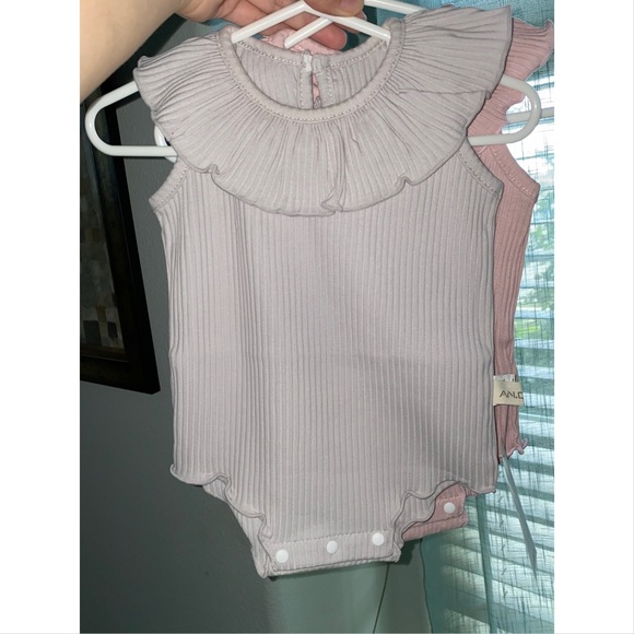 Light gray Onsie - Picture 2 of 2